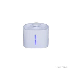 Pet fountain drinking dispenser of 2.5L.